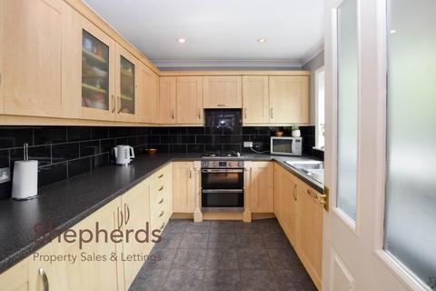7 Ward Close, Cheshunt, Waltham Cross, EN7 6BJ