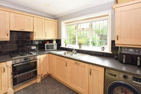 7 Ward Close, Cheshunt, Waltham Cross, EN7 6BJ