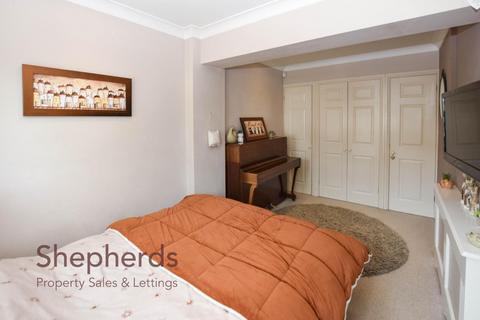 7 Ward Close, Cheshunt, Waltham Cross, EN7 6BJ