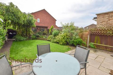 7 Ward Close, Cheshunt, Waltham Cross, EN7 6BJ