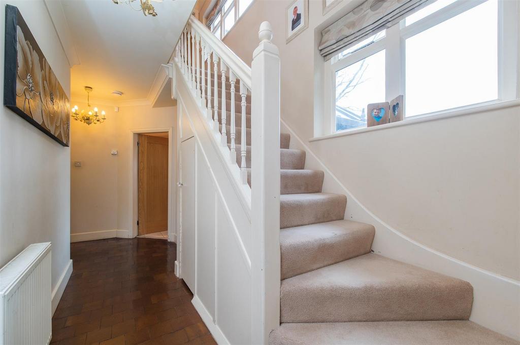 Middlefield Lane, Hagley, Stourbridge 5 bed detached house £900,000