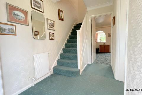 36 Colston Crescent, Goffs Oak, Waltham Cross, EN7 5RS