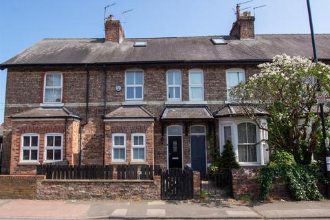 3 bedroom terraced house to rent - Burton Stone Lane, York, YO30 6DF