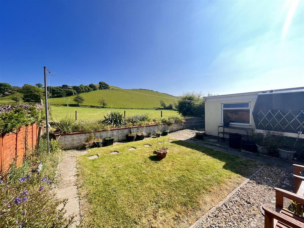 Pentre Isaf, Llanrhystud 2 bed detached bungalow for sale £205,000