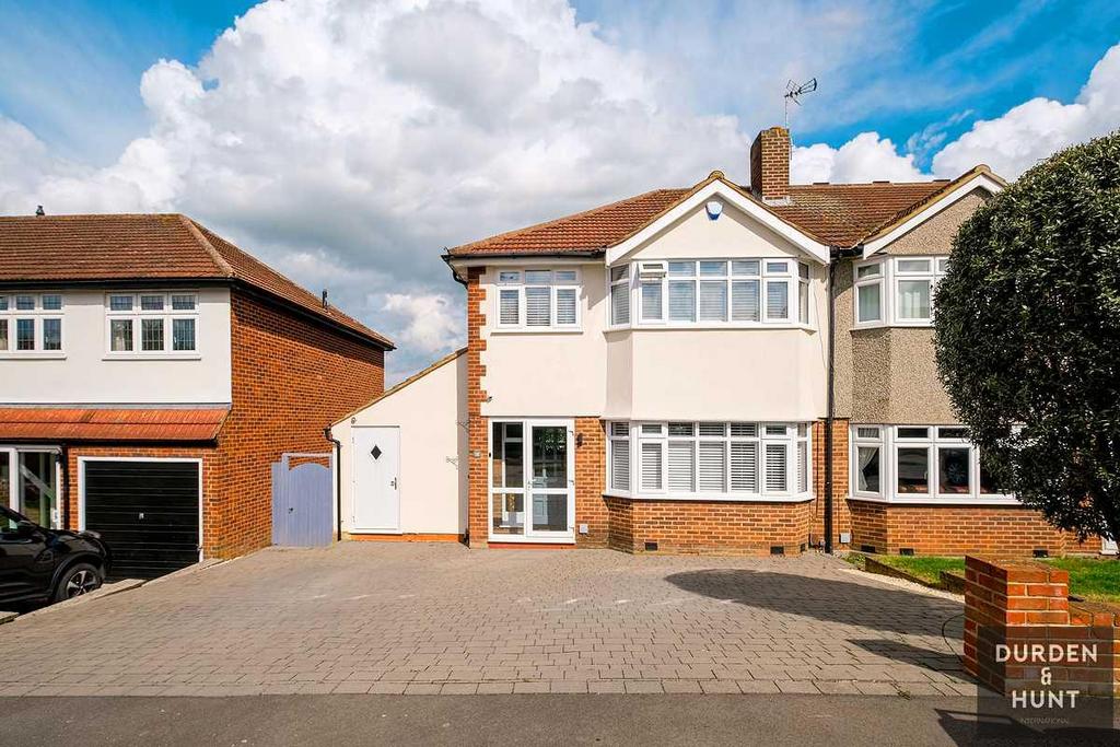 Purlieu Way, Theydon Bois, CM16 3 bed semidetached house for sale £