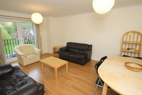 3 bedroom flat for sale - Cherry Court, Headingley, Leeds