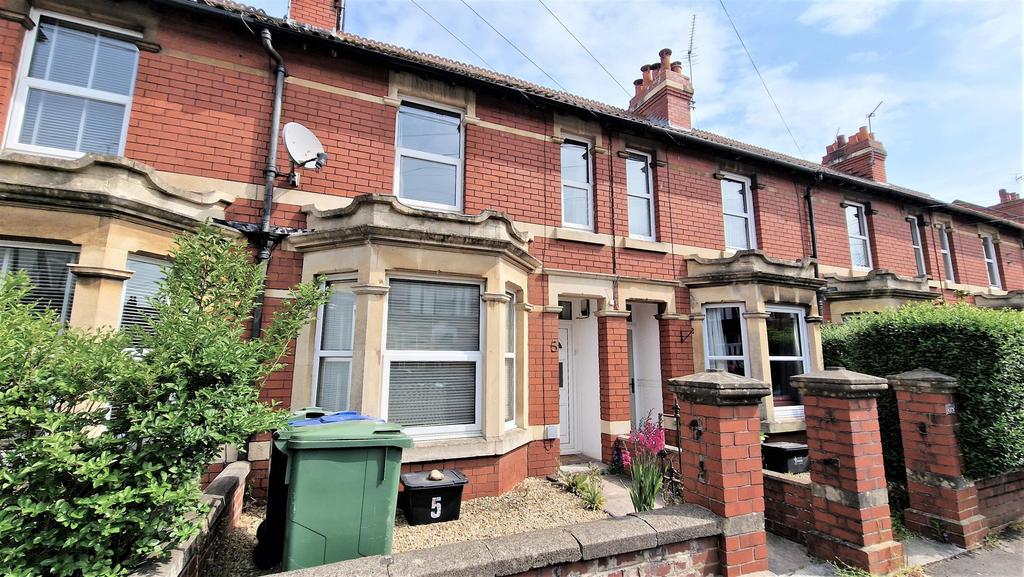 Lowden Avenue, Chippenham 3 bed terraced house £280,000