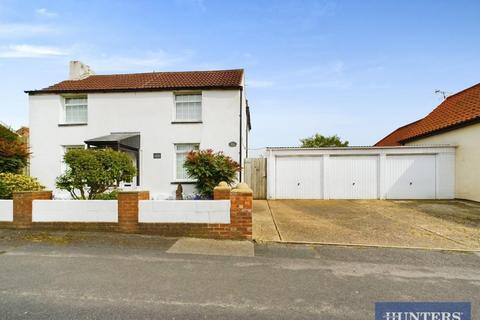 3 bedroom detached house for sale, St. Michaels Walk, Bempton, Bridlington