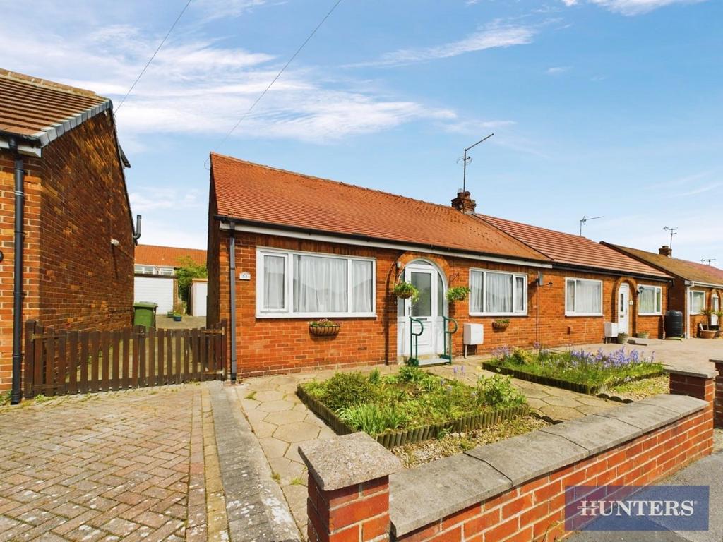 Bempton Oval, Bridlington 2 bed semidetached bungalow for sale £170,000