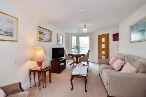 1 bedroom apartment for sale, Horizons, Churchfield Road, Poole. BH15 2FR