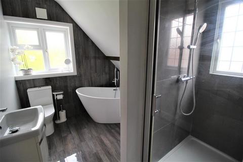 7 Portway, Epsom, KT17 1SU