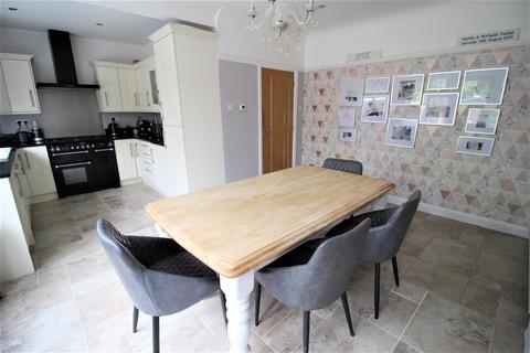 7 Portway, Epsom, KT17 1SU