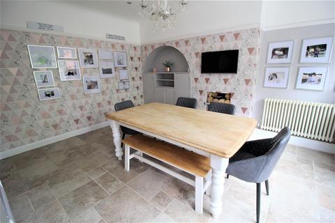 7 Portway, Epsom, KT17 1SU