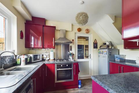 68 Arnhem Drive, New Addington, Croydon, CR0 0EB