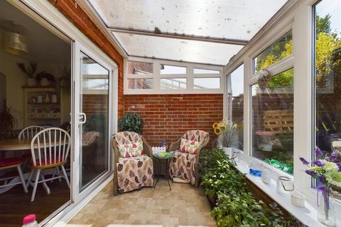 68 Arnhem Drive, New Addington, Croydon, CR0 0EB