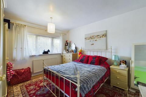 68 Arnhem Drive, New Addington, Croydon, CR0 0EB