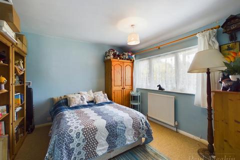 68 Arnhem Drive, New Addington, Croydon, CR0 0EB