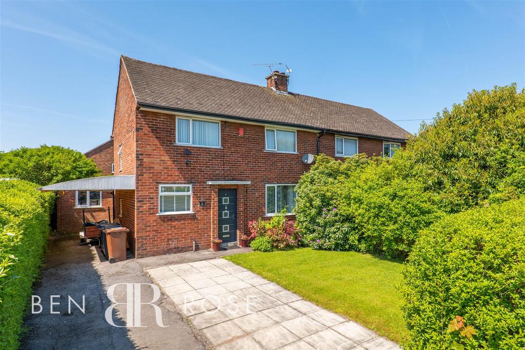 Studholme Crescent, Penwortham, Preston 3 bed semidetached house for