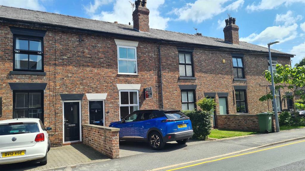 Hawthorn Street, WILMSLOW 2 bed terraced house to rent £1,300 pcm (£