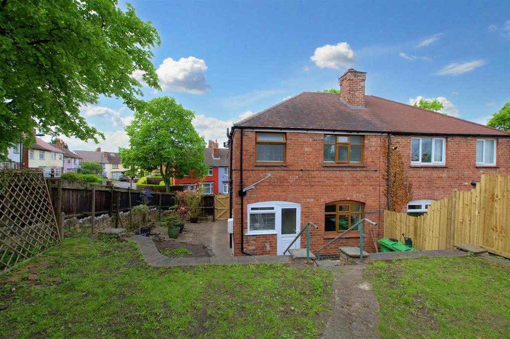 Warren Avenue, Nottingham 3 bed semidetached house for sale £220,000
