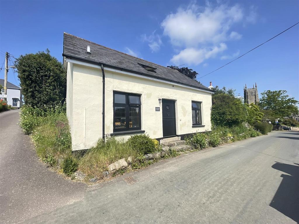 South Tawton, Okehampton 2 bed detached house for sale £355,000