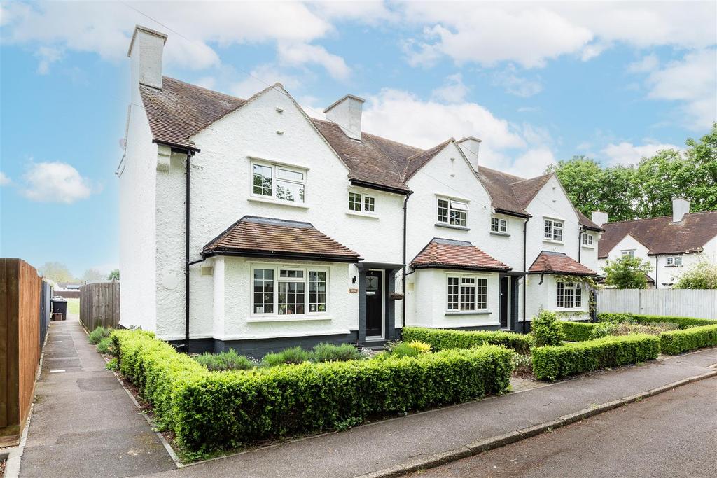 Avon Road, Henlow, Beds SG16 6HF 2 bed mews for sale £325,000