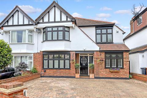 4 bedroom house for sale - Lambourne Gardens, Chingford E4