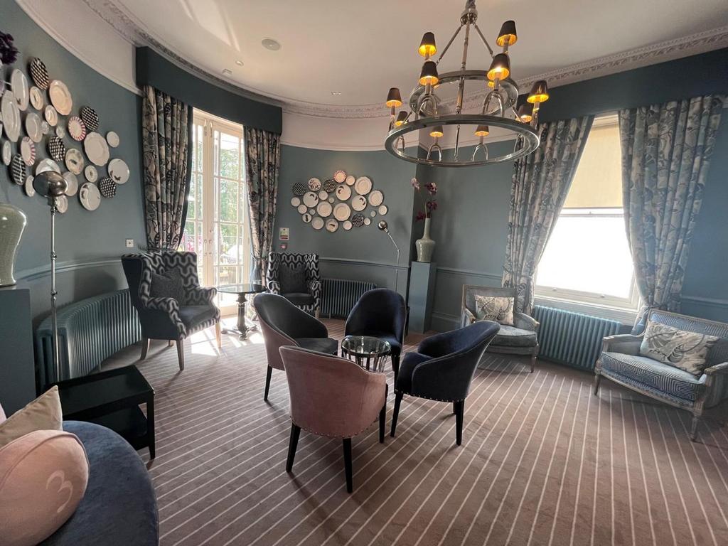 Lounge Cinema Room
