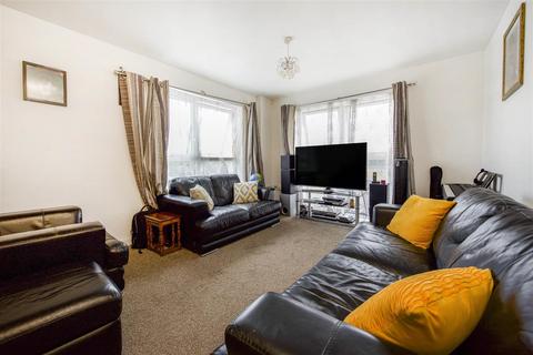 2 bedroom apartment for sale, Lanadron Close, Isleworth