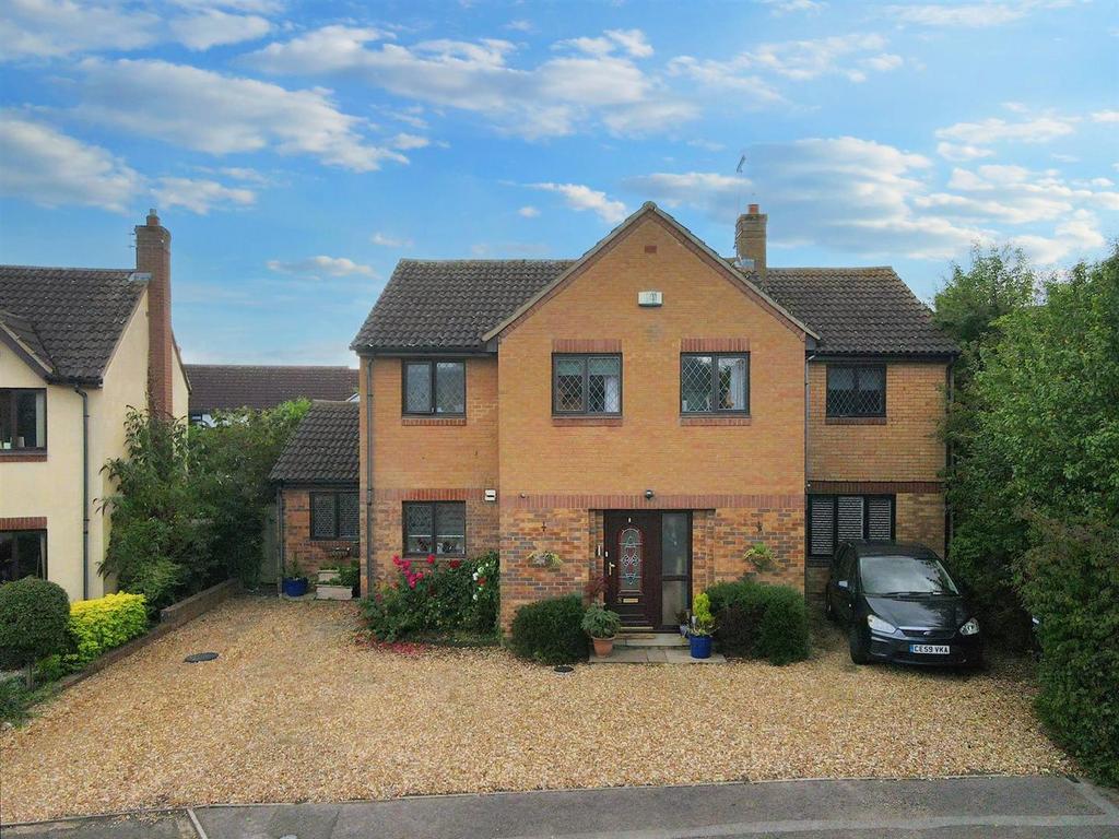 Joules Court, Shenley Lodge, Milton... 5 bed detached house £645,000