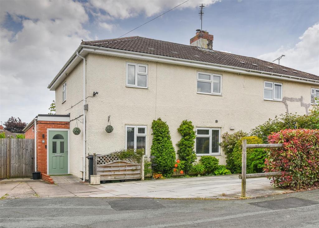 72 Hughes Avenue, Bradmore, Wolverhampton 4 bed semidetached house for