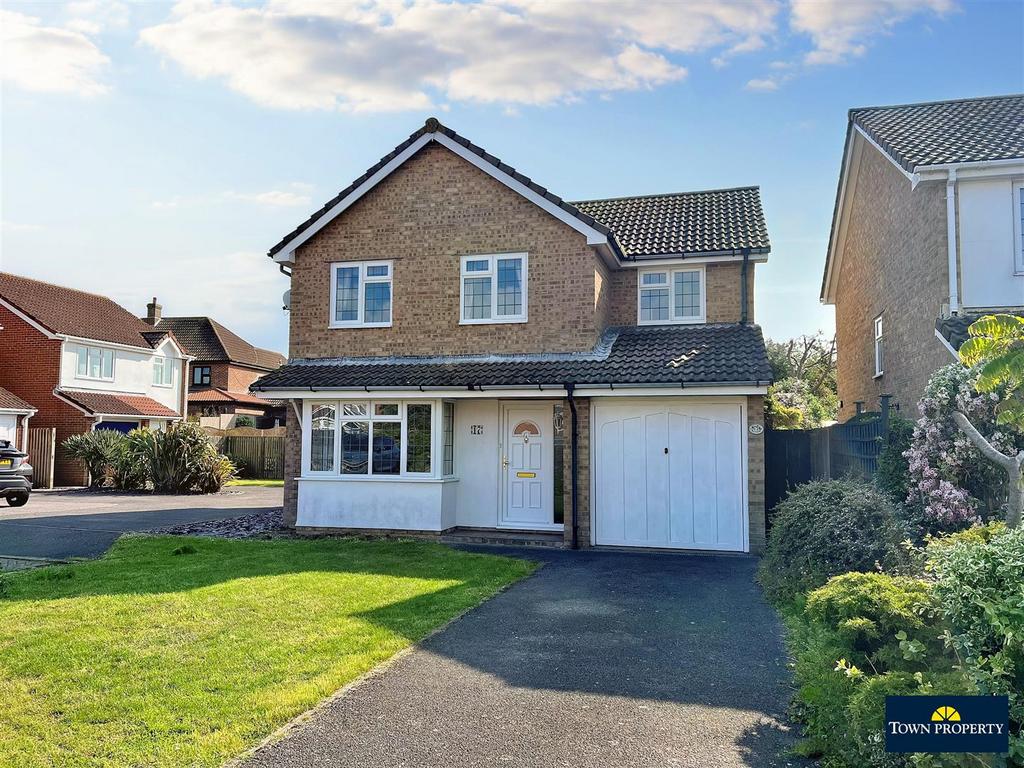 Boston Close, Eastbourne 4 bed detached house for sale £475,000