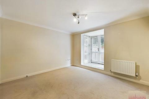 1 bedroom apartment for sale, Blake House, Cottage Close, Harrow