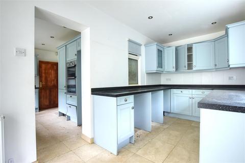 154 Cooden Drive, Bexhill-on-sea, TN39 3AW