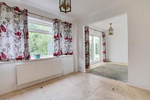 154 Cooden Drive, Bexhill-on-sea, TN39 3AW