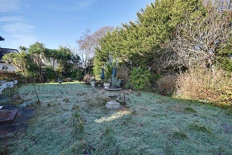 154 Cooden Drive, Bexhill-on-sea, TN39 3AW