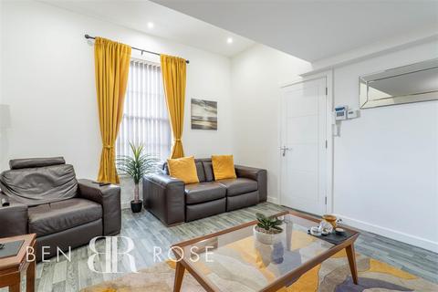 1 bedroom flat for sale, Park Road, Chorley