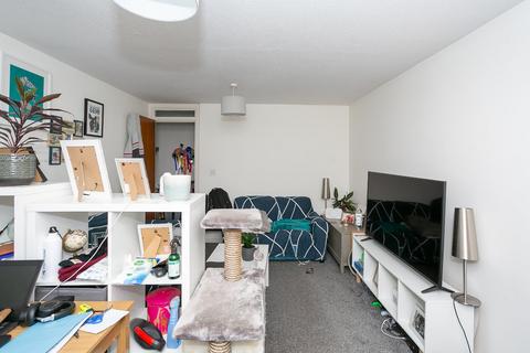 15 Milner Court, Bushey, WD23 4UB