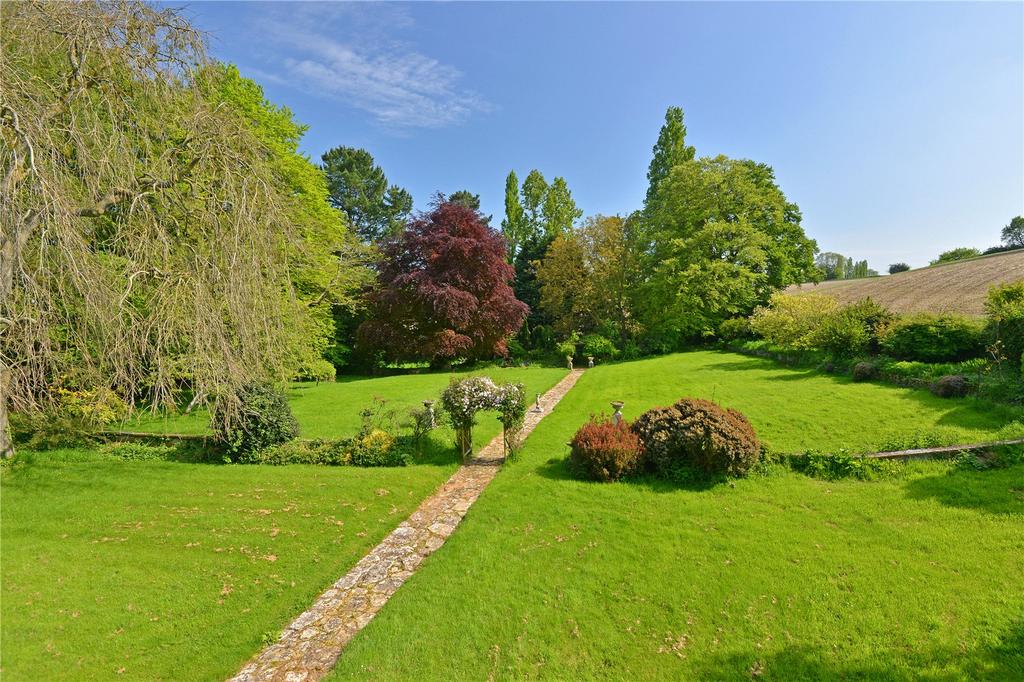 Lawned Gardens