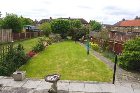 10 Wilson Road, Chessington, KT9 2HE