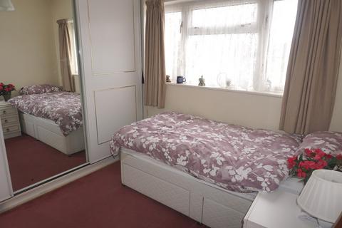 10 Wilson Road, Chessington, KT9 2HE
