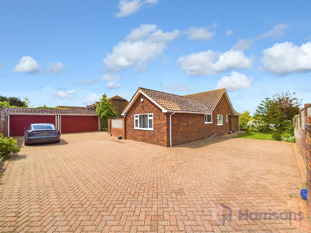 Hearts Delight Road, Tunstall, Sittingbourne, Kent, ME9 3 bed detached