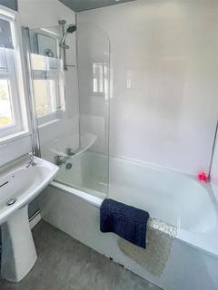 57 Glan Y Mor, Fairbourne, LL38 2LQ