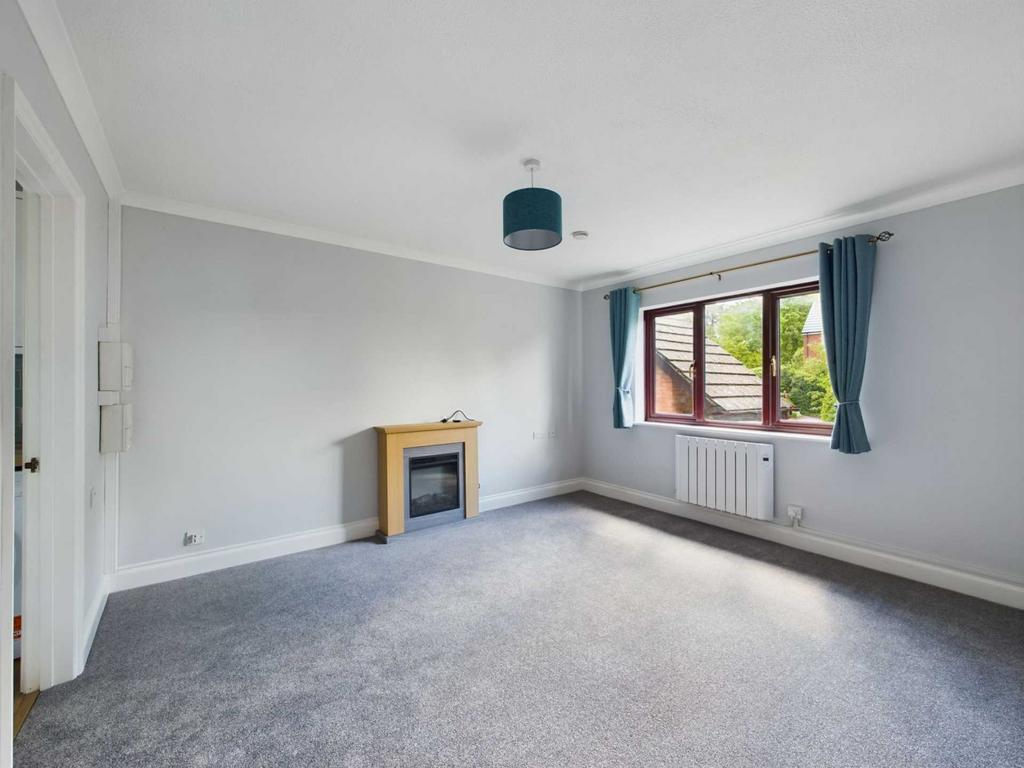 Peel Court, Princes Risborough HP27 2 bed £995 pcm (£230 pw)