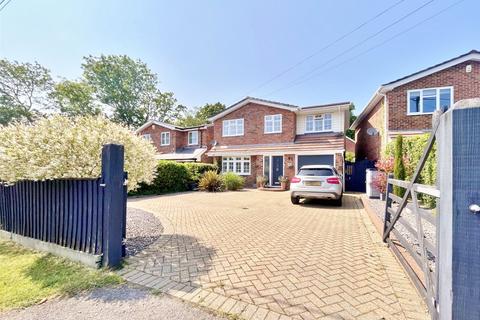 43 Burnbake Road, Verwood, BH31 6ER