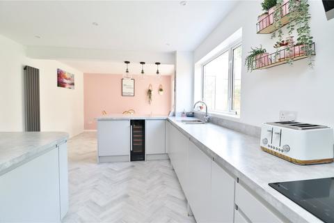 43 Burnbake Road, Verwood, BH31 6ER