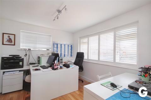 51 Fairlie, Ringwood, BH24 1TR