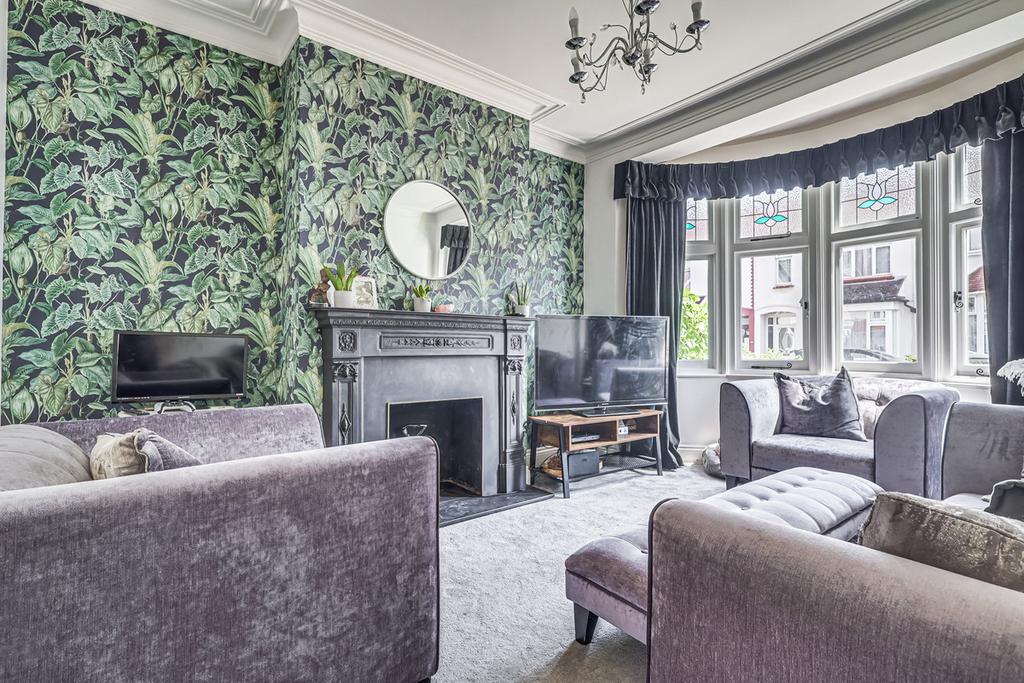 Silverdale Avenue, Westcliffonsea, SS0 3 bed semidetached house for