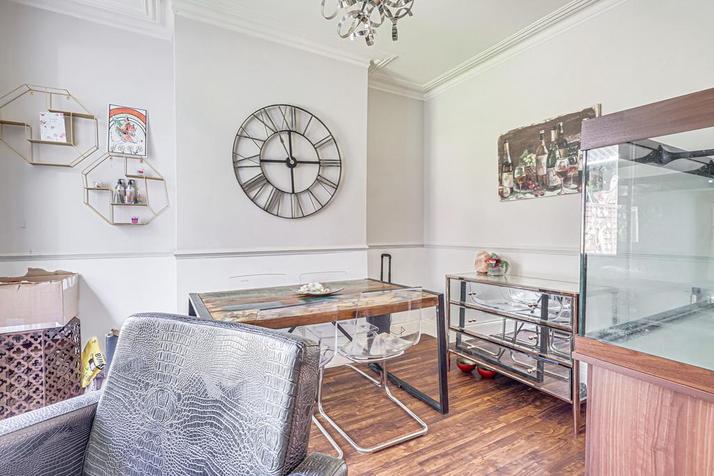 Silverdale Avenue, Westcliffonsea, SS0 3 bed semidetached house for