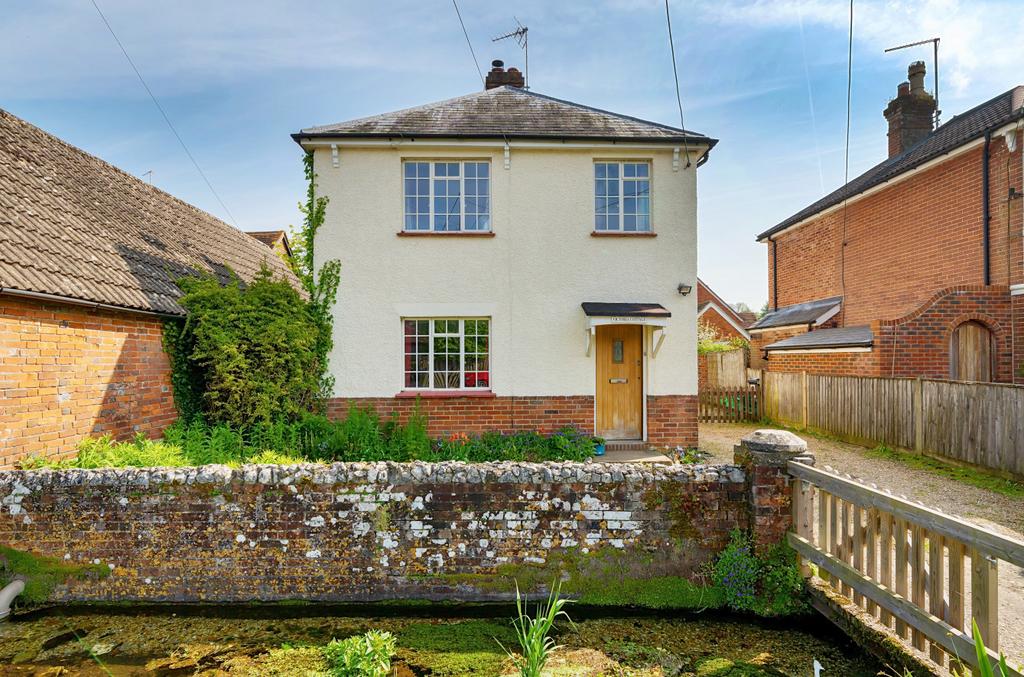 Cheriton, Alresford, Hampshire, SO24 3 bed detached house for sale £